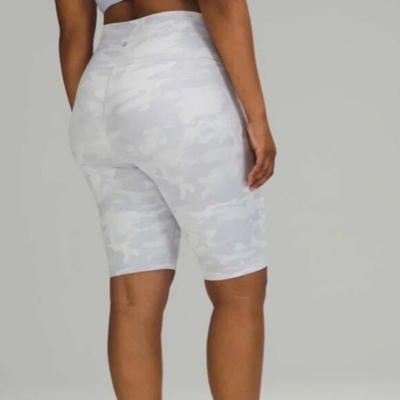 Lululemon Wunder Under High Rise Short 10" Incognito Camo Jacquard Alpine White - Picture 2 of 8